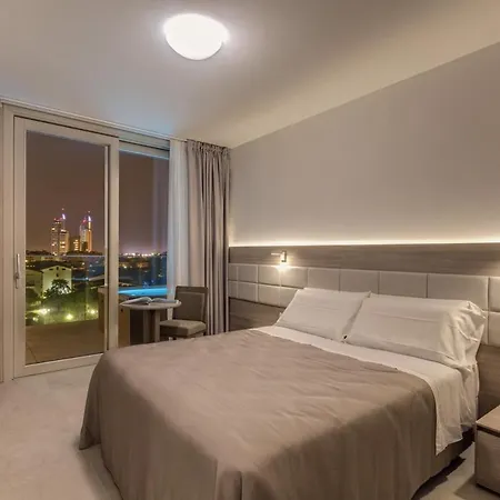 Sunrise Palace Aparthotel 4*