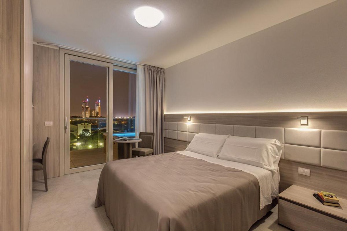 Sunrise Palace Aparthotel 3*